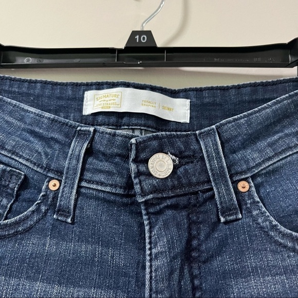 Signature Levi's Blue Jean Women Size 10 Large Women - Picture 9 of 15